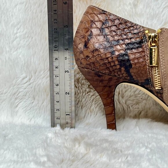 Michael Kors Clara Taupe Suede /Snakeskin Print Ankle Boots Size 9.5M - Picture 10 of 10
